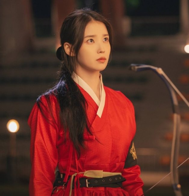 ’21세기 대군부인’ 아이유·변우석, 학창 시절부터 신혼부부까지 로맨스 케미 예고