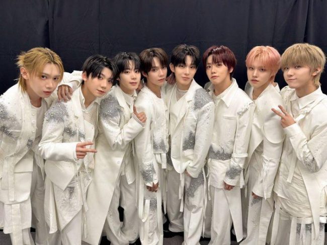 [2025 KBS 가요대축제] 아홉(AHOF), BTS ‘불타오르네’ 커버로 송도 뒤흔든 ‘블랙 카리스마’ 정체는?