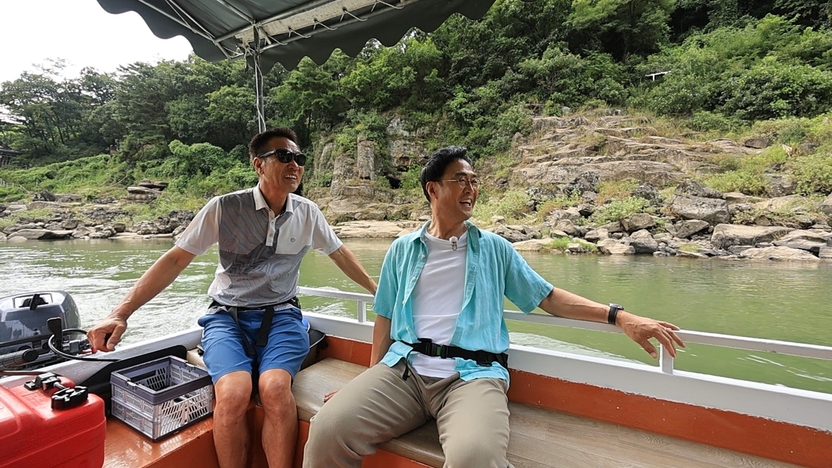 수억 년 전으로 떠나는 시간여행! 고석정에서 시작하는 철원 한 바퀴
